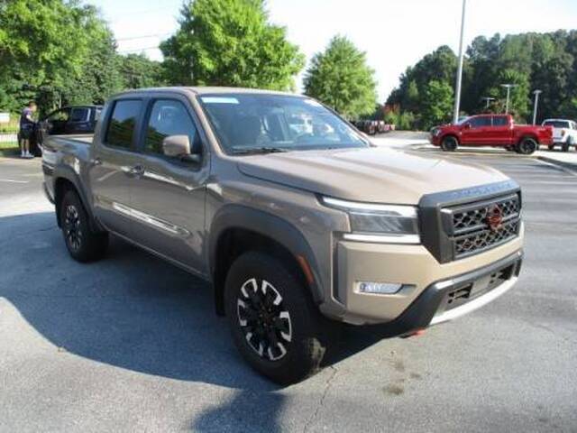 2024 Nissan Frontier — image 2