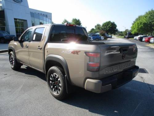 2024 Nissan Frontier — image 3