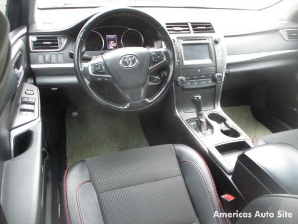 2016 Toyota Camry — image 4