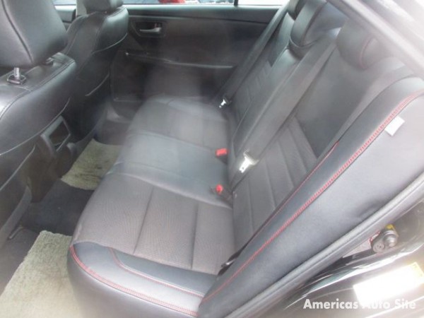 2016 Toyota Camry — image 5