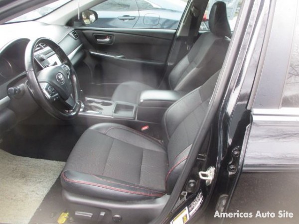 2016 Toyota Camry — image 6