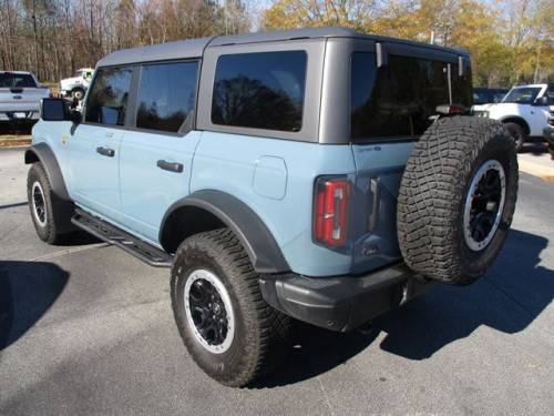 2023 Ford Bronco — image 3