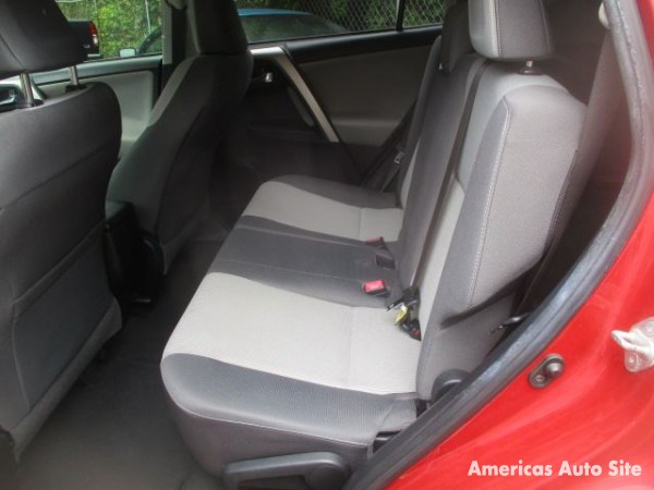2014 Toyota RAV4 — image 5