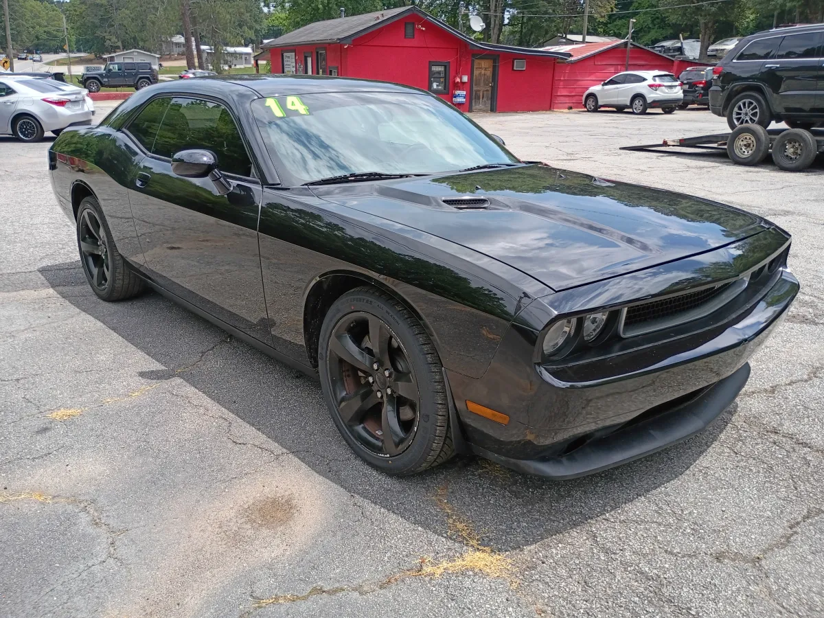 2014 Dodge Challenger — image 2