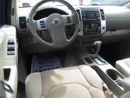 2014 Nissan Frontier — image 4