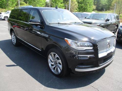2024 Lincoln Navigator — image 2