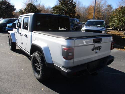 2024 Jeep Gladiator — image 3