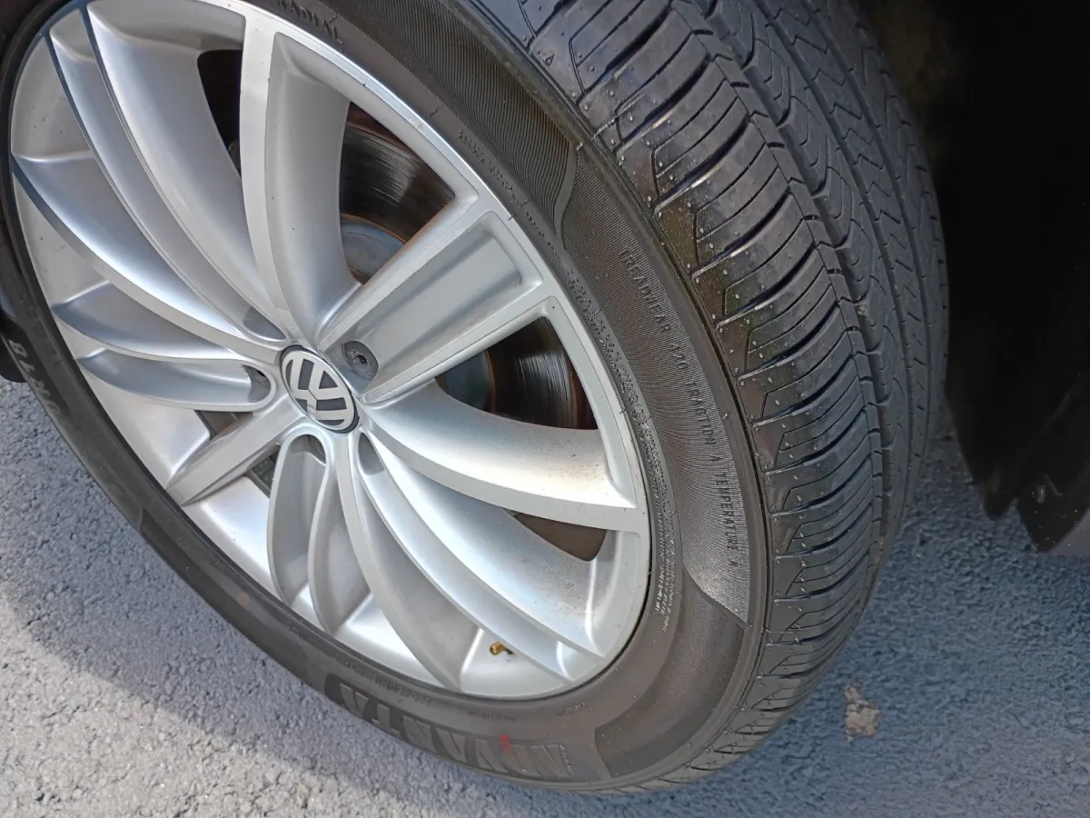 2016 Volkswagen Tiguan — image 10