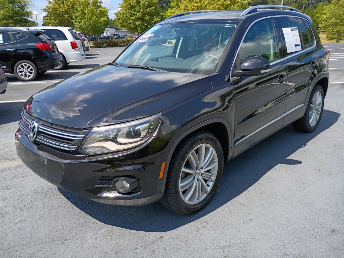 2016 Volkswagen Tiguan — image 2