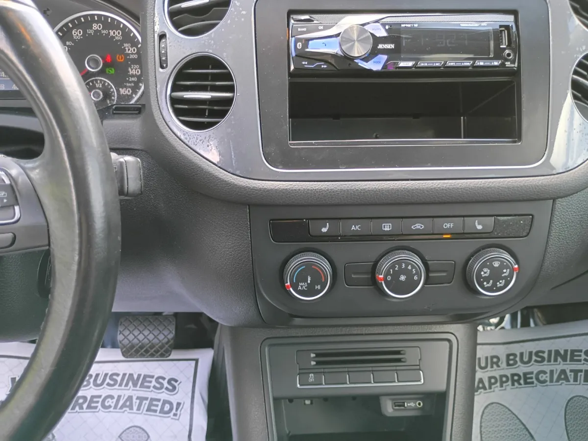 2016 Volkswagen Tiguan — image 9