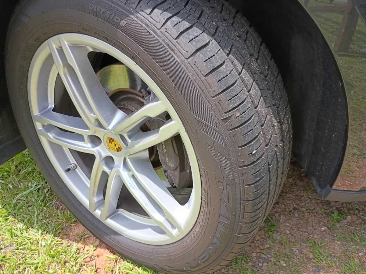 2018 Porsche Macan — image 10