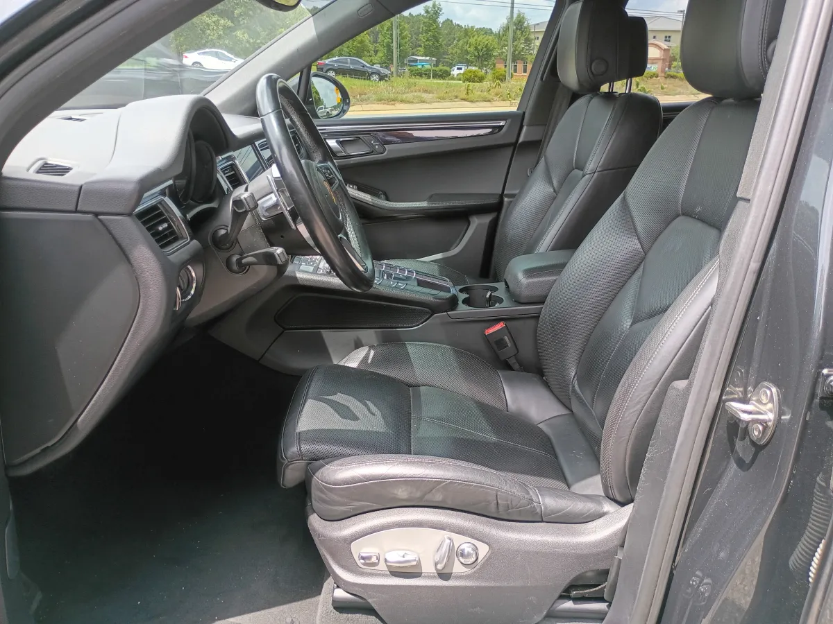 2018 Porsche Macan — image 6