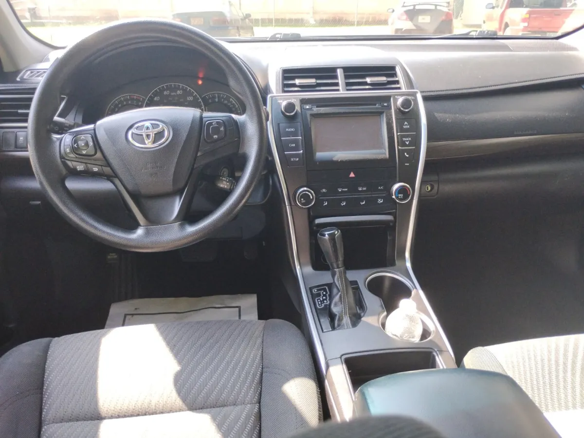 2015 Toyota Camry — image 4