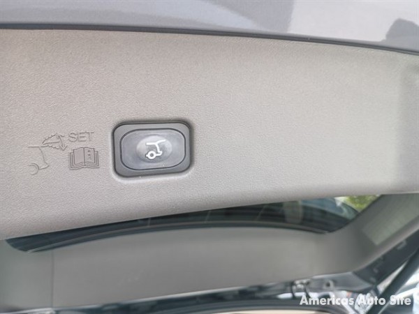 2024 Lincoln Navigator — image 5