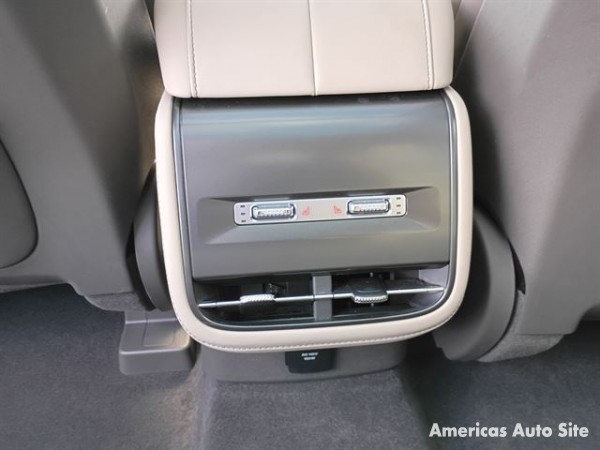 2024 Lincoln Navigator — image 8