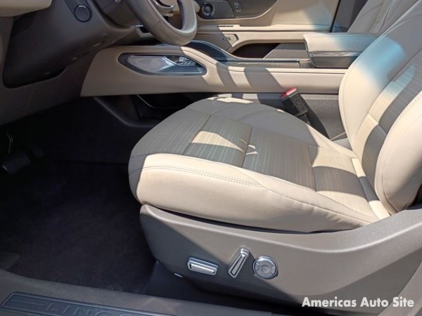 2024 Lincoln Navigator — image 10