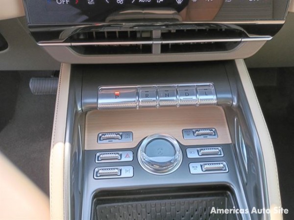 2024 Lincoln Navigator — image 14