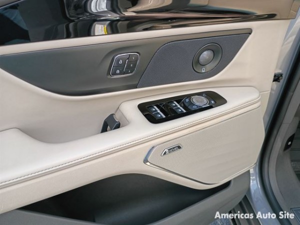 2024 Lincoln Navigator — image 17