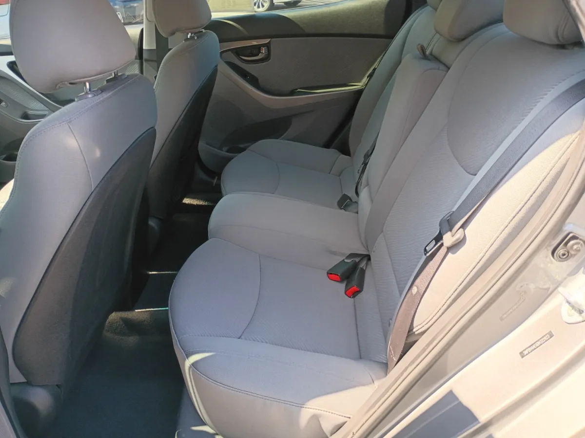 2013 Hyundai Elantra — image 5