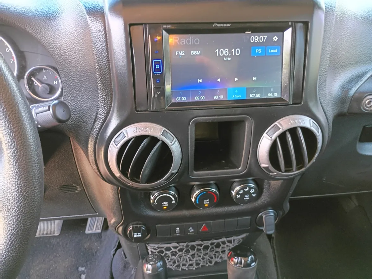 2014 Jeep Wrangler — image 8