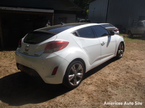 2012 Hyundai Veloster — image 2