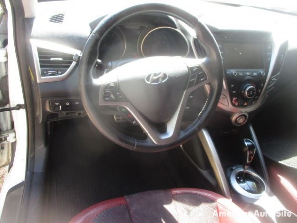 2012 Hyundai Veloster — image 4