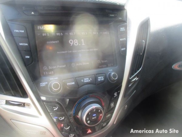 2012 Hyundai Veloster — image 8