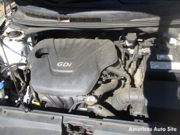 2012 Hyundai Veloster — image 10
