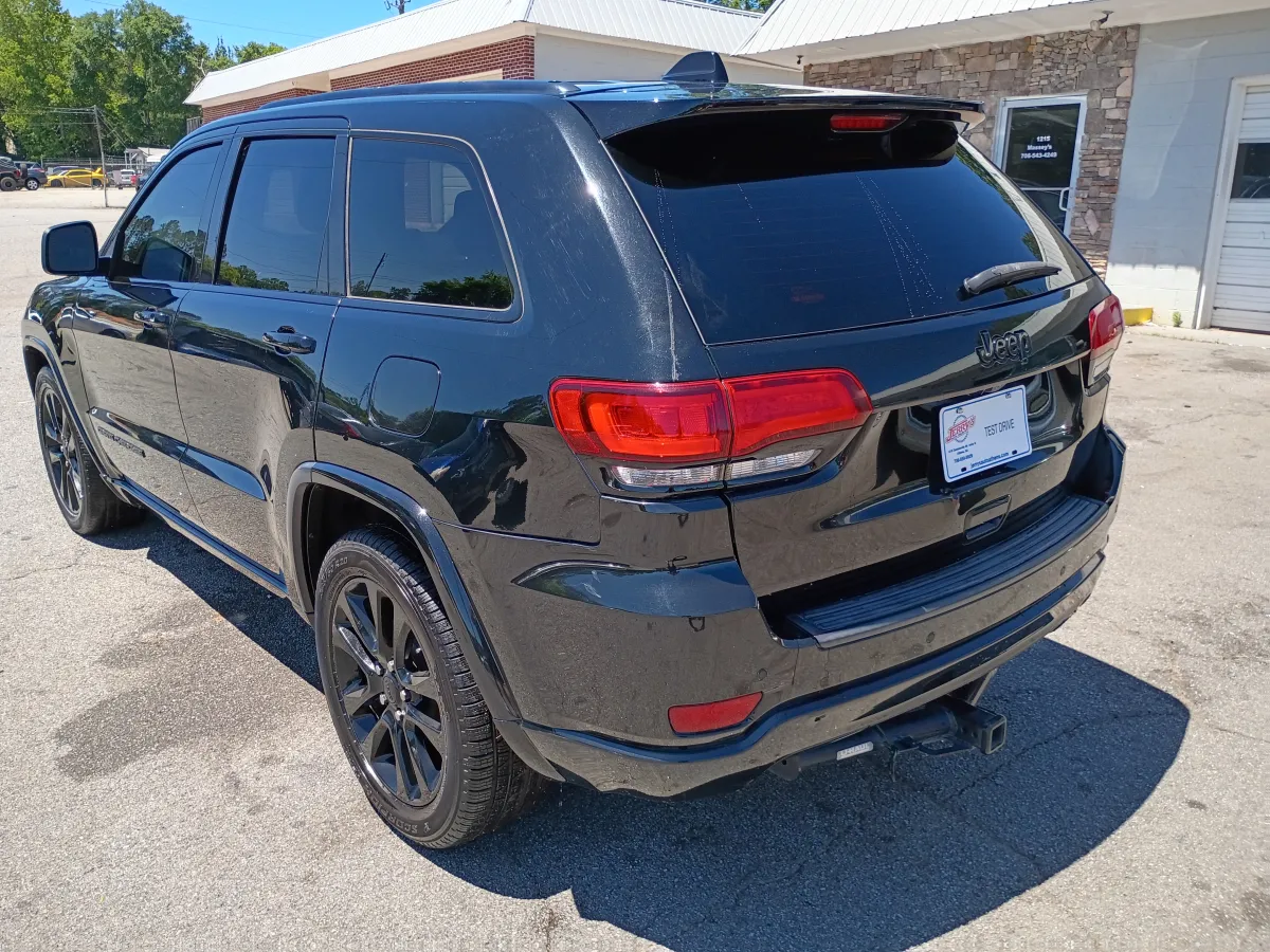 2018 Jeep Grand Cherokee — image 3