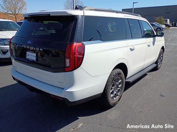 2025 Ford Expedition — image 2
