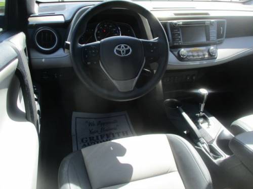 2014 Toyota RAV4 — image 4