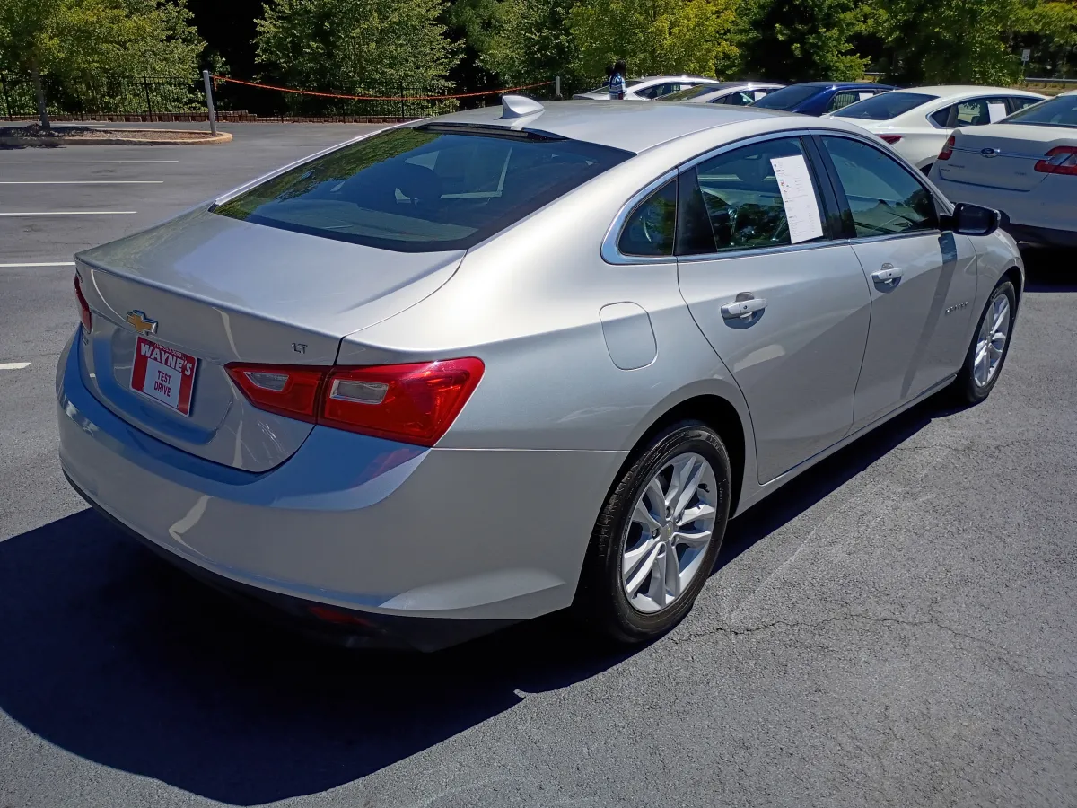 2016 Chevrolet Malibu — image 3
