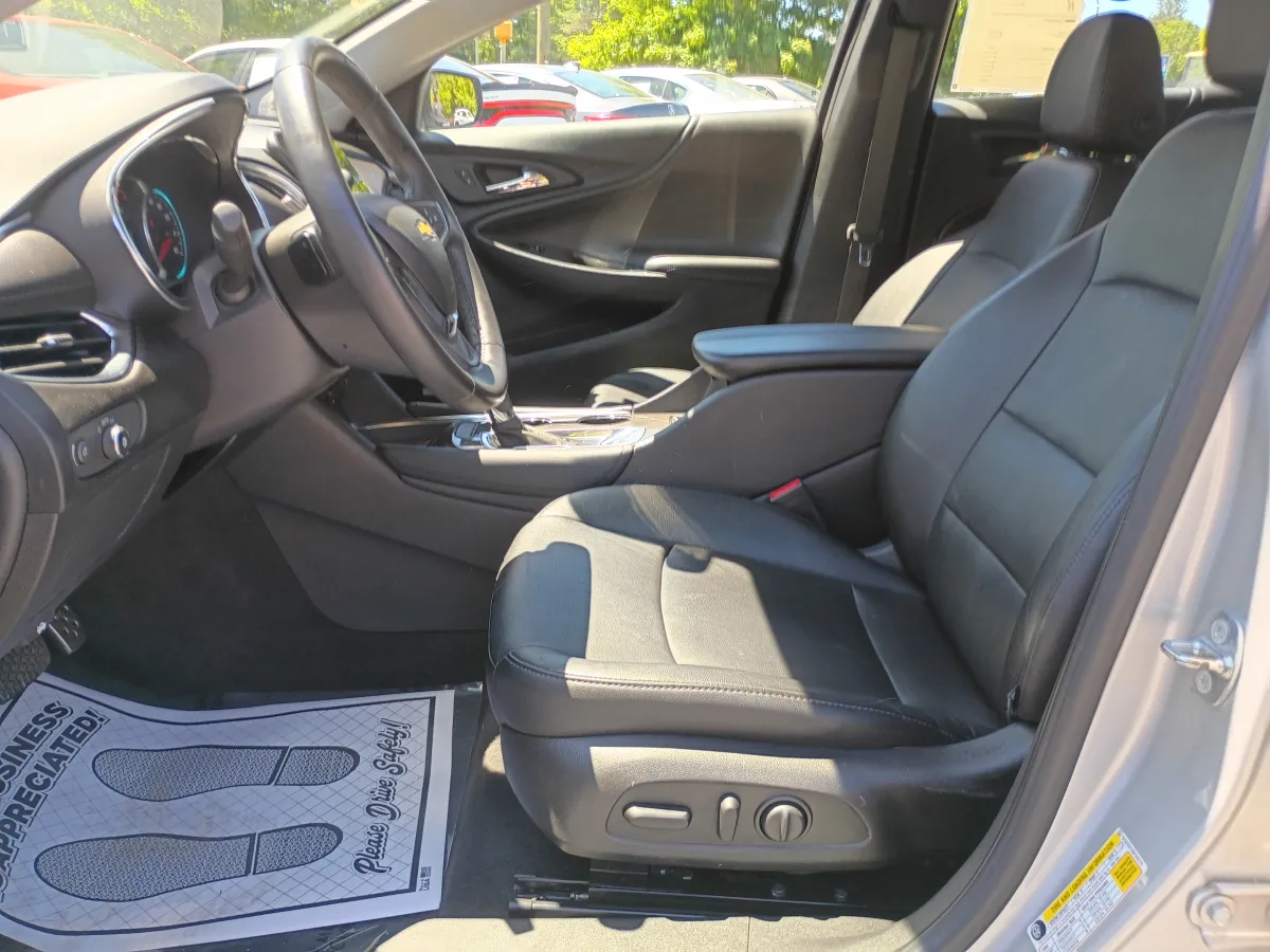 2016 Chevrolet Malibu — image 6