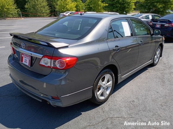 2011 Toyota Corolla — image 3