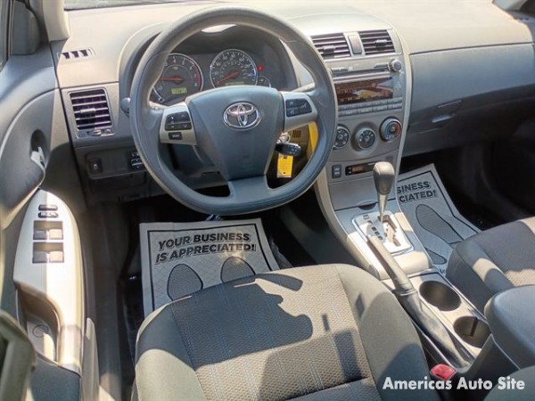 2011 Toyota Corolla — image 4