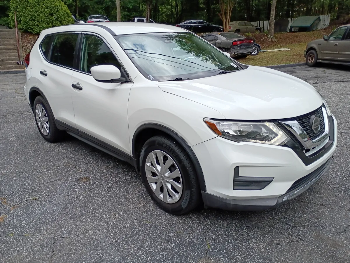 2019 Nissan Rogue — image 2