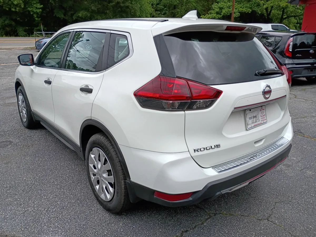 2019 Nissan Rogue — image 3