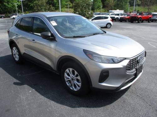 2023 Ford Escape — image 2