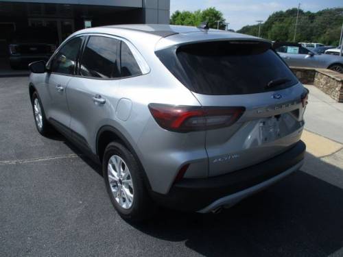 2023 Ford Escape — image 3