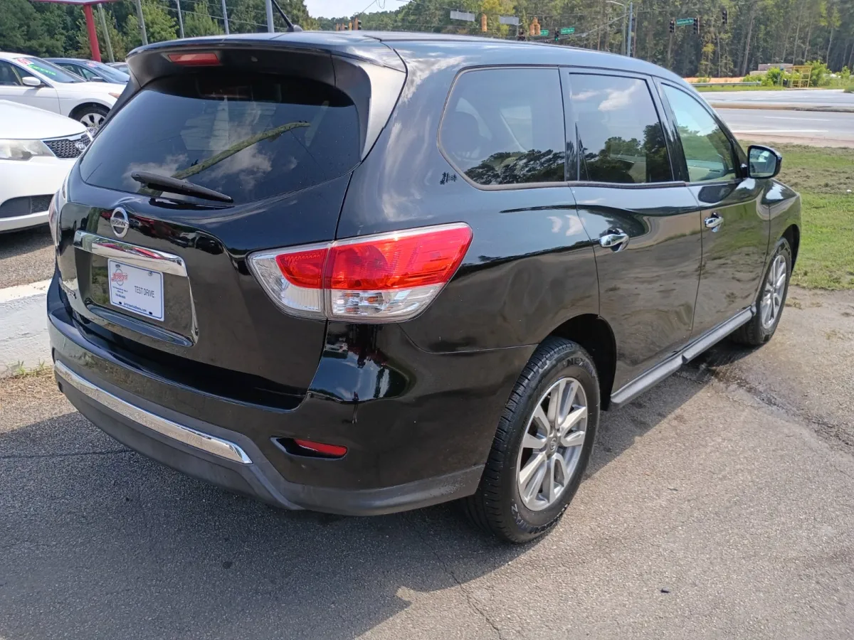 2013 Nissan Pathfinder — image 3