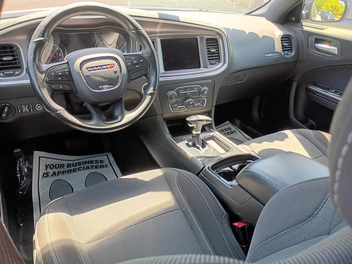 2017 Dodge Charger — image 4
