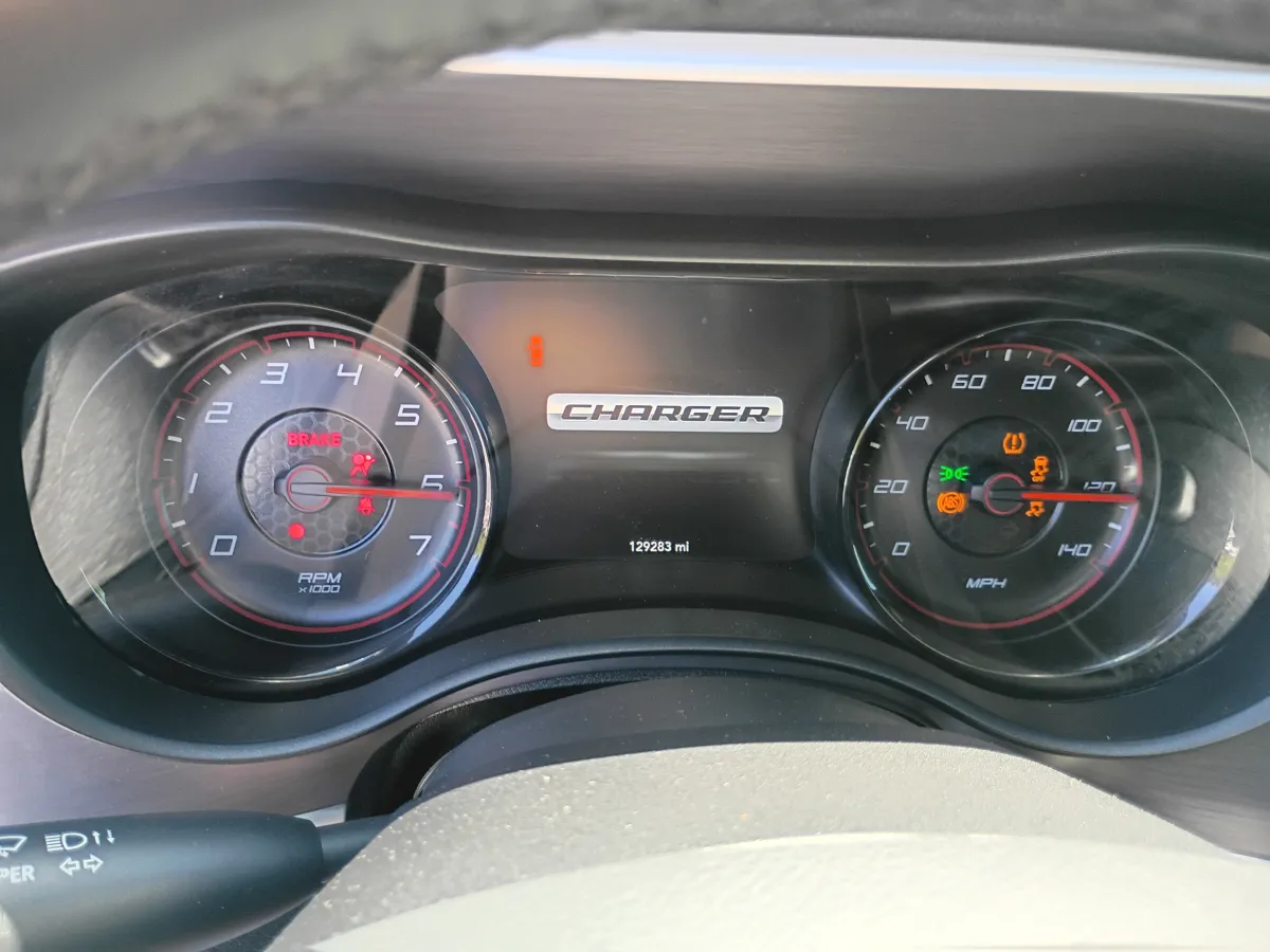 2017 Dodge Charger — image 7
