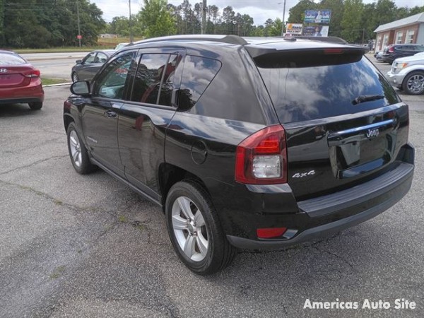 2017 Jeep Compass — image 3