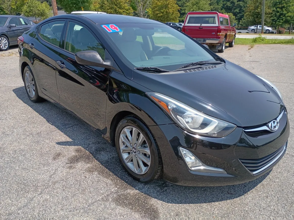 2014 Hyundai Elantra — image 2