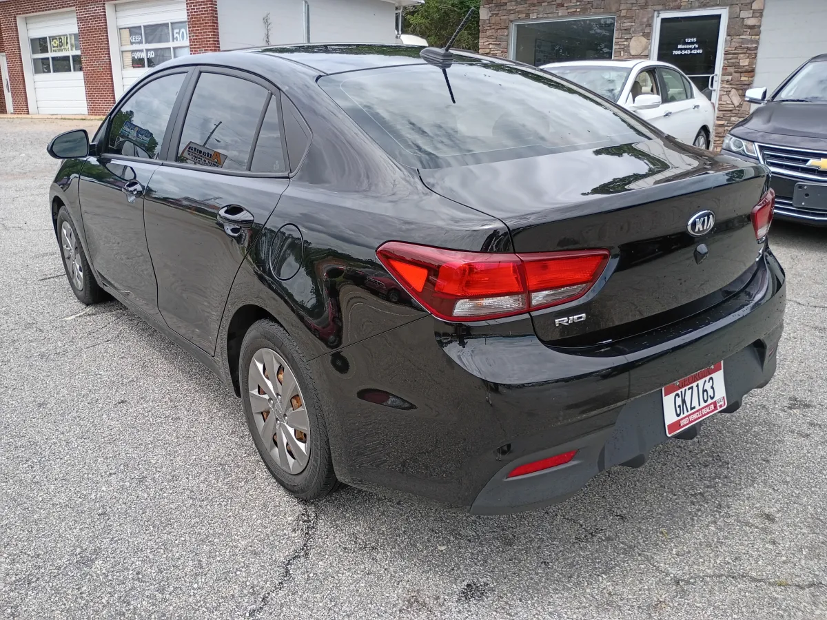 2019 Kia Rio — image 3