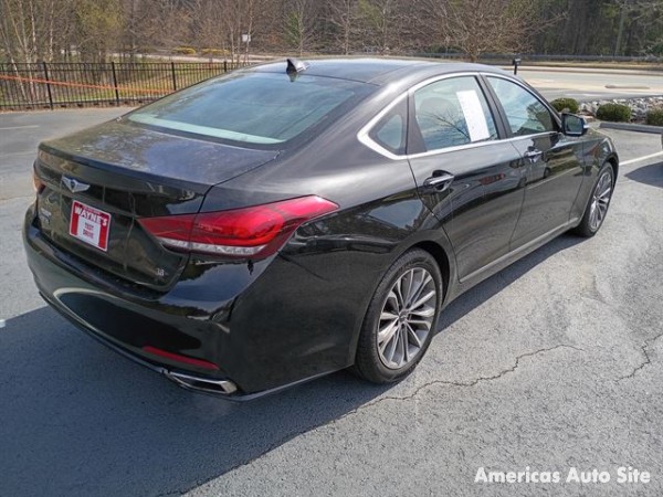 2016 Hyundai Genesis — image 3