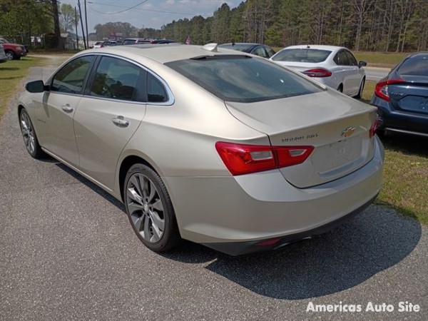 2016 Chevrolet Malibu — image 3