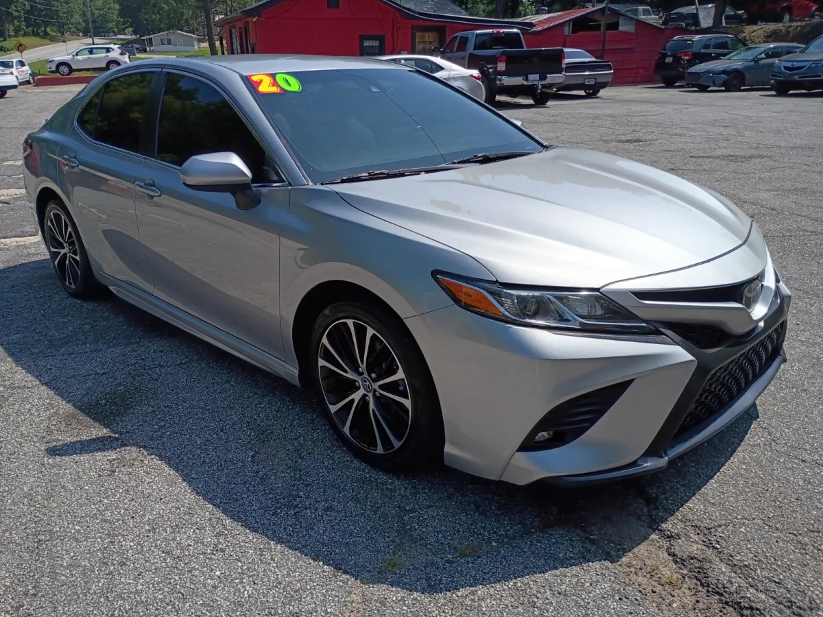 2020 Toyota Camry — image 2