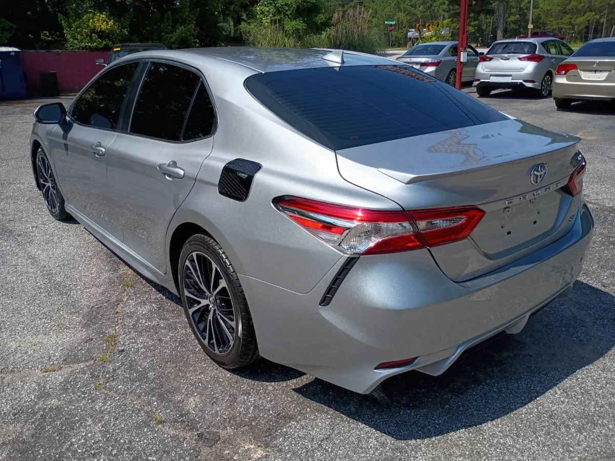 2020 Toyota Camry — image 3