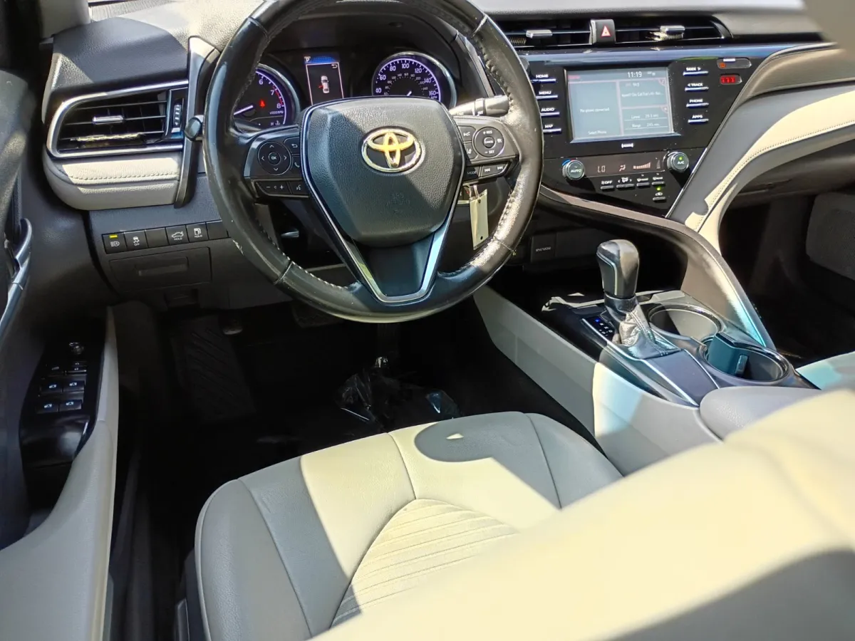 2020 Toyota Camry — image 4